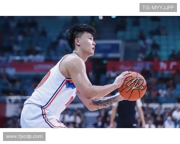 赵睿表现出色砍下准三双数据16投6中贡献17分8篮板11助攻三分球命中率高达385